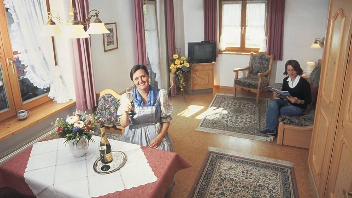 Groissenbach Apartment | Ein-Raum-Ferienwohnung (8) 32qm, Dusche/WC, Kochnsiche, Balkon