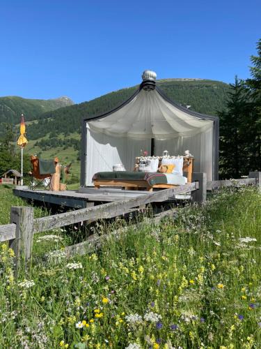 Obergesteln Other | Eine Nacht im Glaspavillon