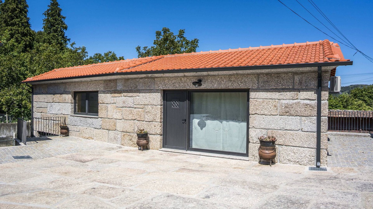 Fafe Cottage | Eira House
