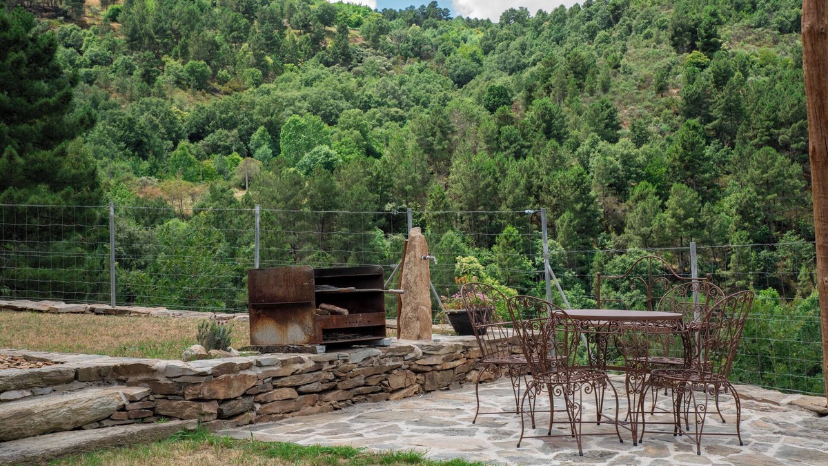 Casares Ski Chalet | Eira Velha House