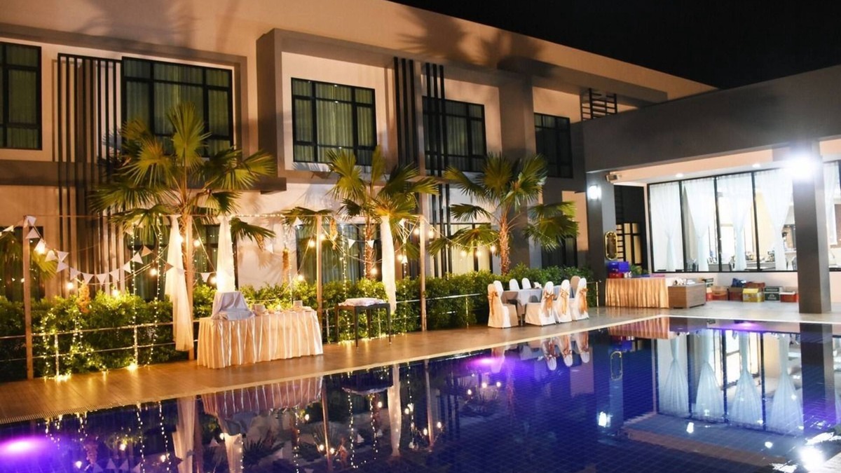Prakhon Chai Hotel | Eireann Boutique Hotel