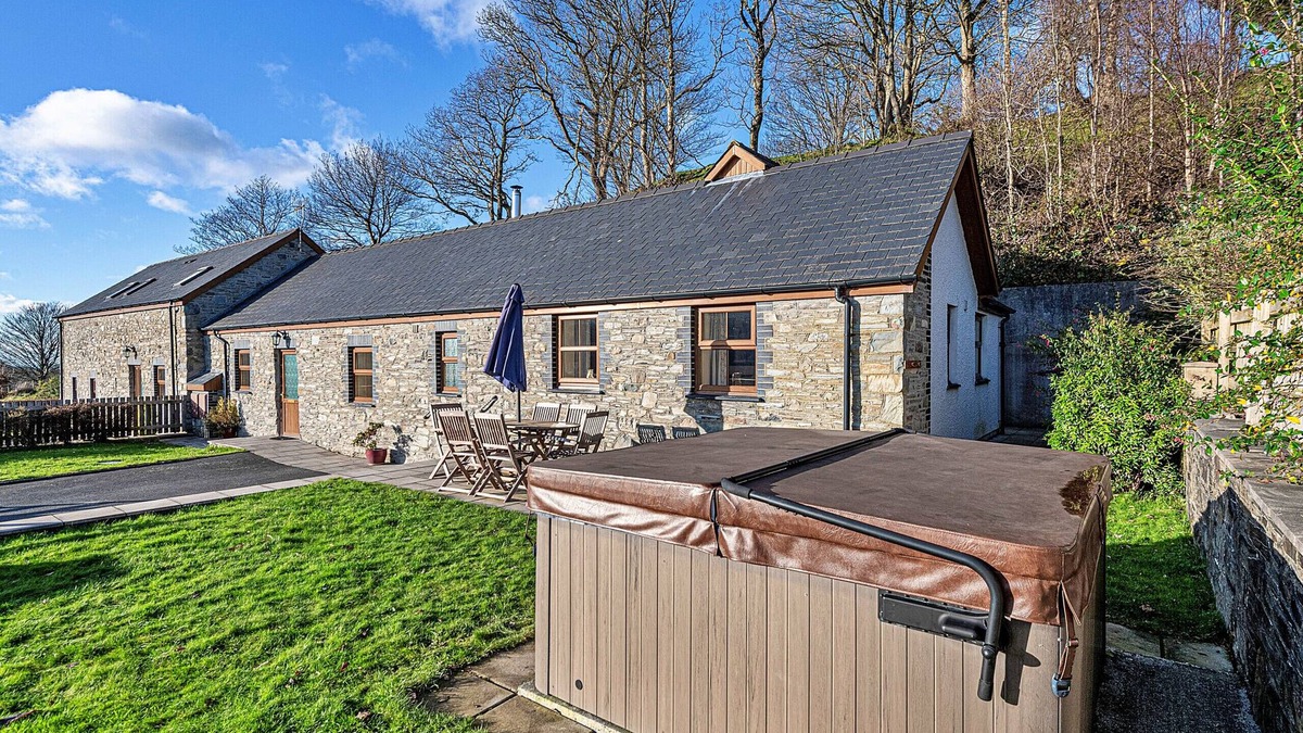 Glandyfi Cottage | Eithinog