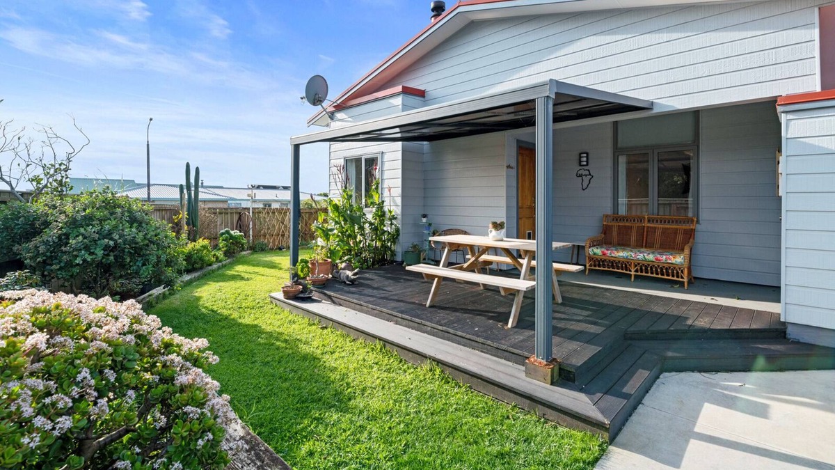 Bell Block House | Ekhaya – New Plymouth Holiday Home