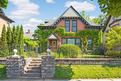 Elliot Park House | Ekman Carriage House