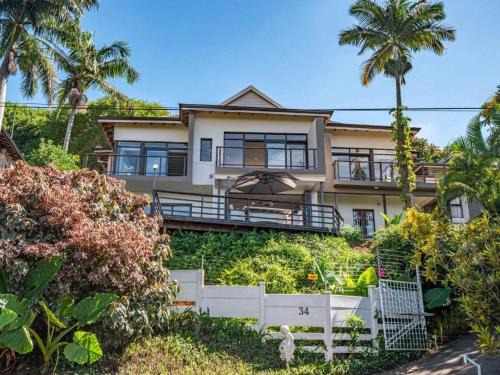 La Lucia House | Ekuthuleni Modern Christian Guesthouse with seaview