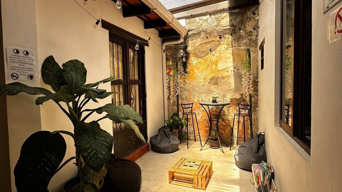 Antigua Guatemala Hotel | El Aventurero GT
