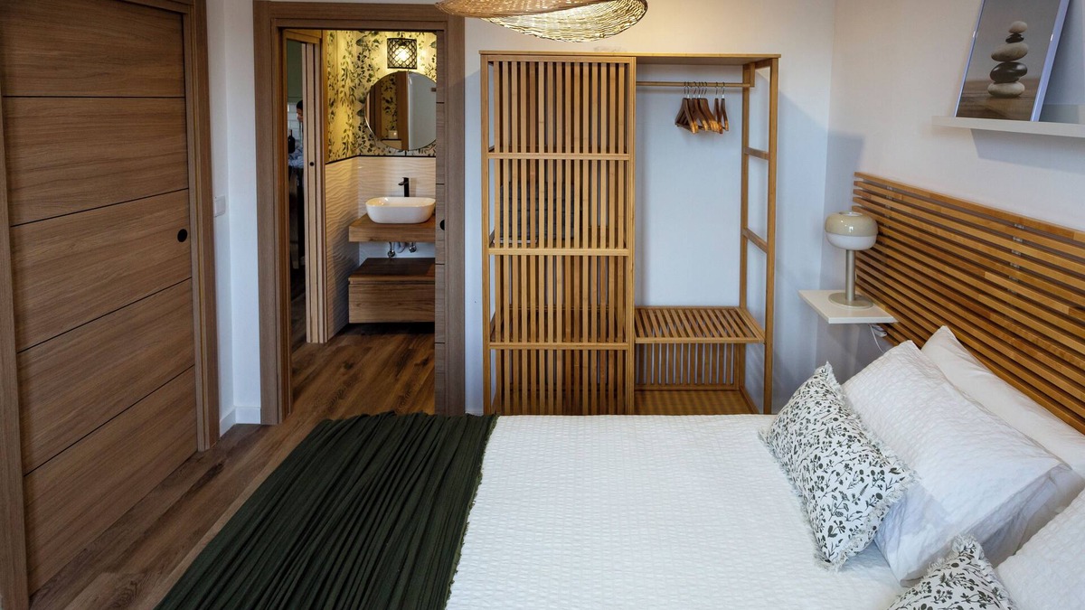 Barrio del Carmen Apartment | El Carmen, Valencia, 2nd floor with elevator, new apartment.
