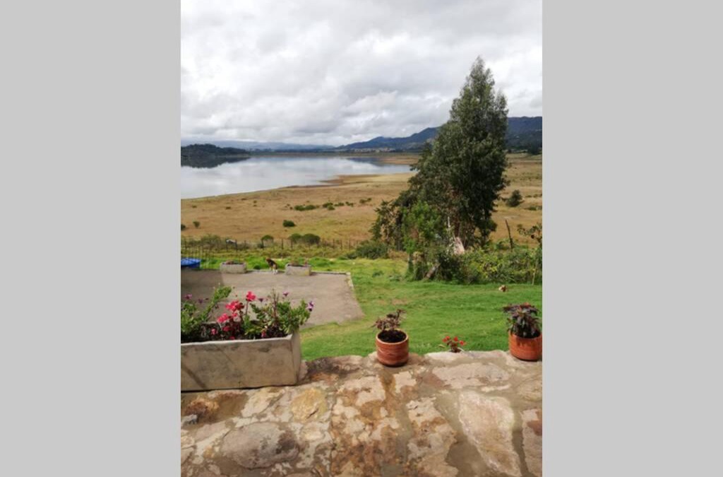 Guatavita House | El Cascajal: Amazing lake view. Vista al lago