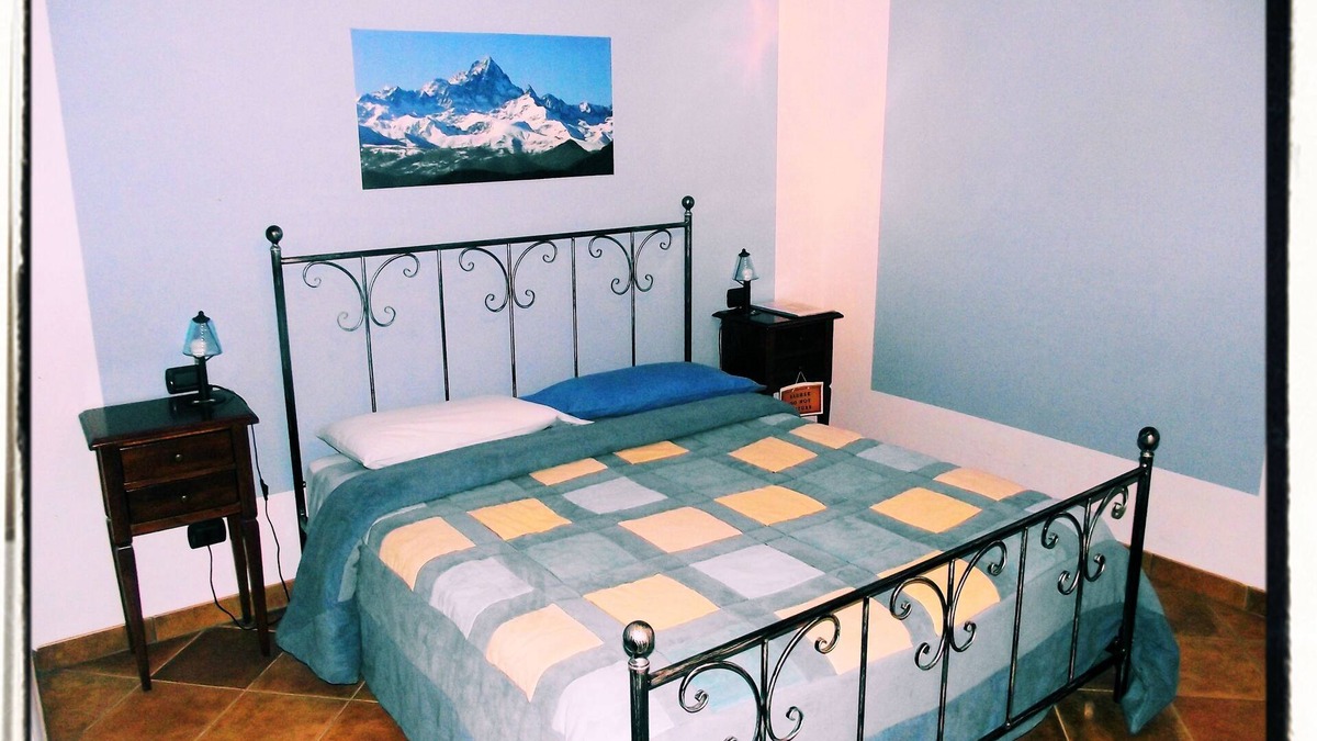 Flesie Bed & Breakfast | EL CAVAJER) blue room