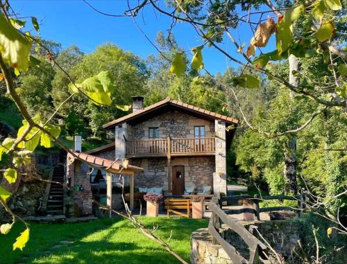 Argomilla Cabin | El currillo preciosa casa rural al lado cabarceno