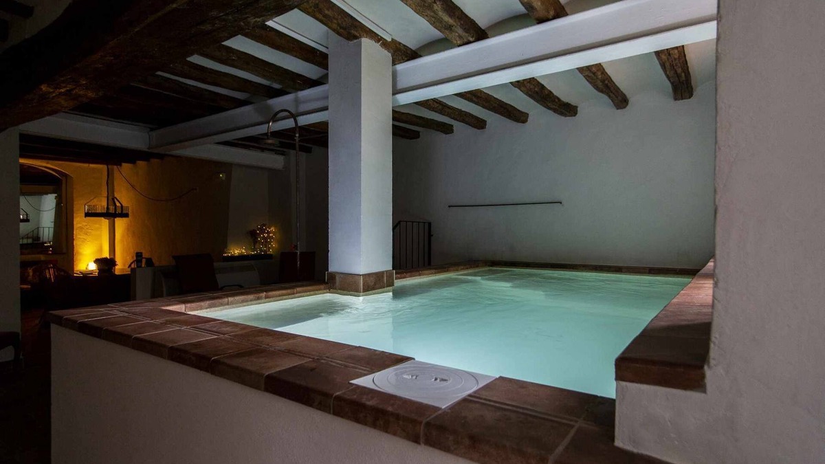 Olot Apartment | El Ferrer, in Olot with access to indoor swimming