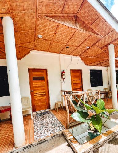 Sandugan House | El Flamenco Guesthouse