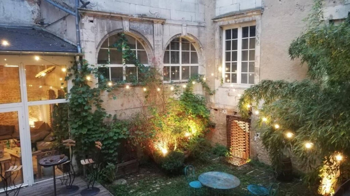 Poitiers Apartment | El Grand Dragon