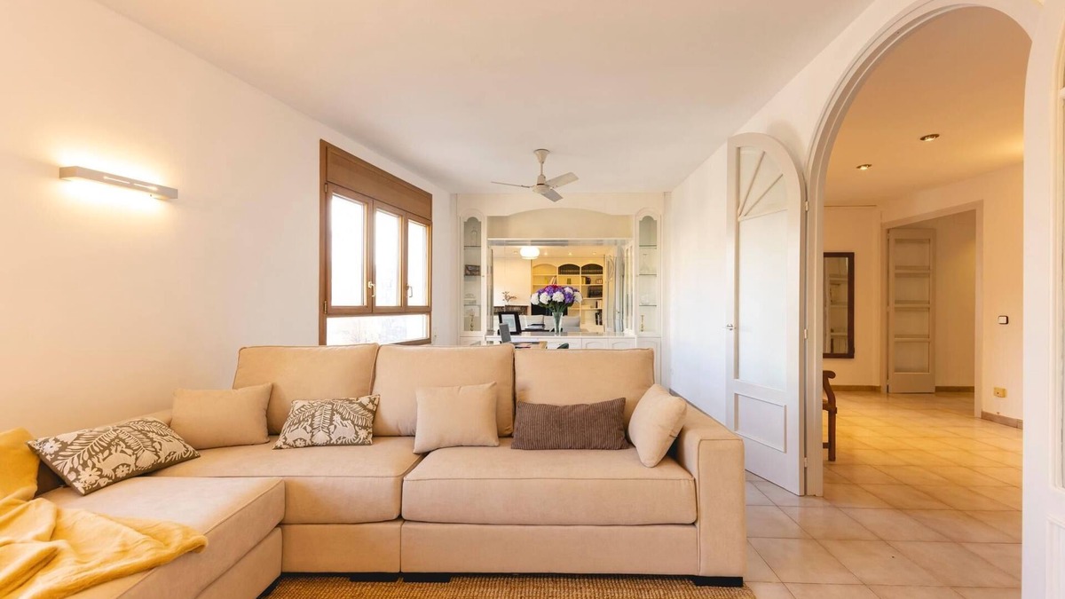 Eixample Apartment | El Lleó - Holiday Apartment Rental in Girona | Bravissimo