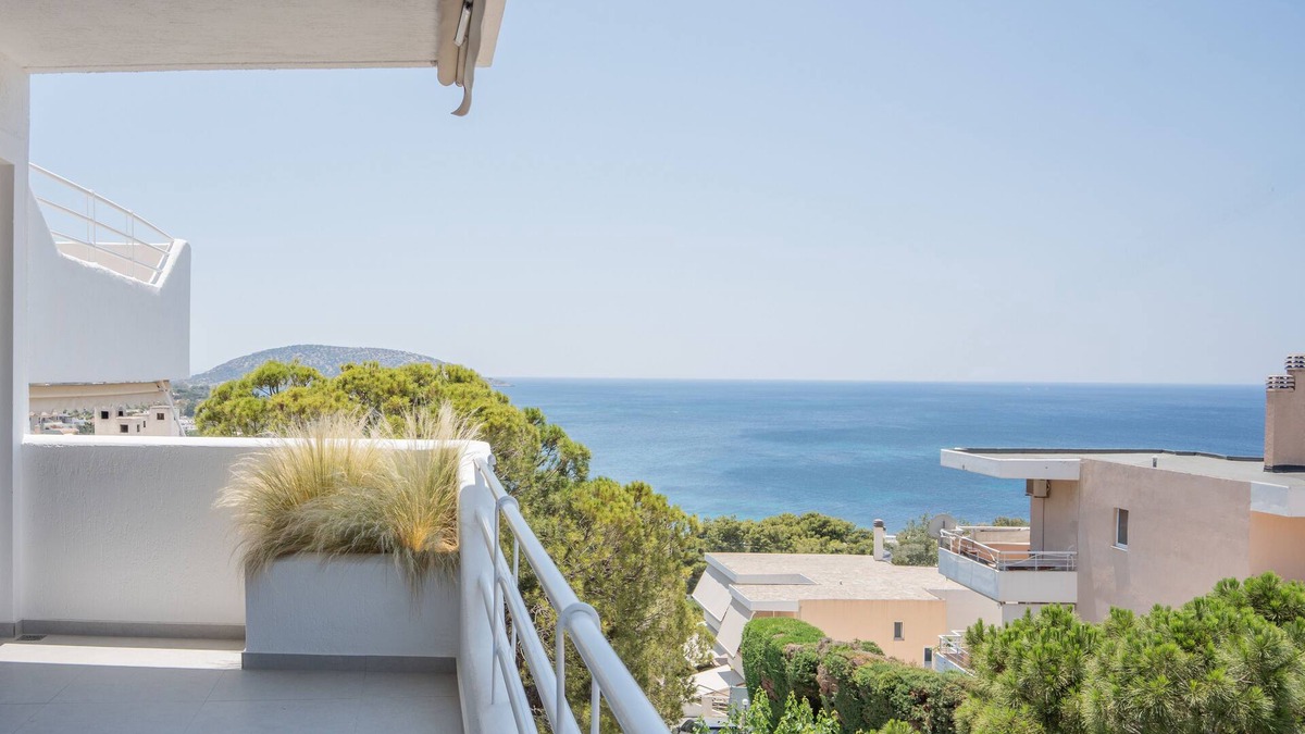 Saronida Apartment | El Mar Seaview Penthouse, 2 BDR, 7’ from beach, renovated