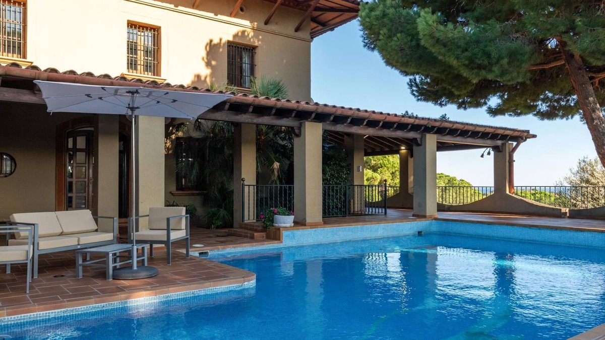Arenys de Mar Villa | El Mirador Mediterranean Essence