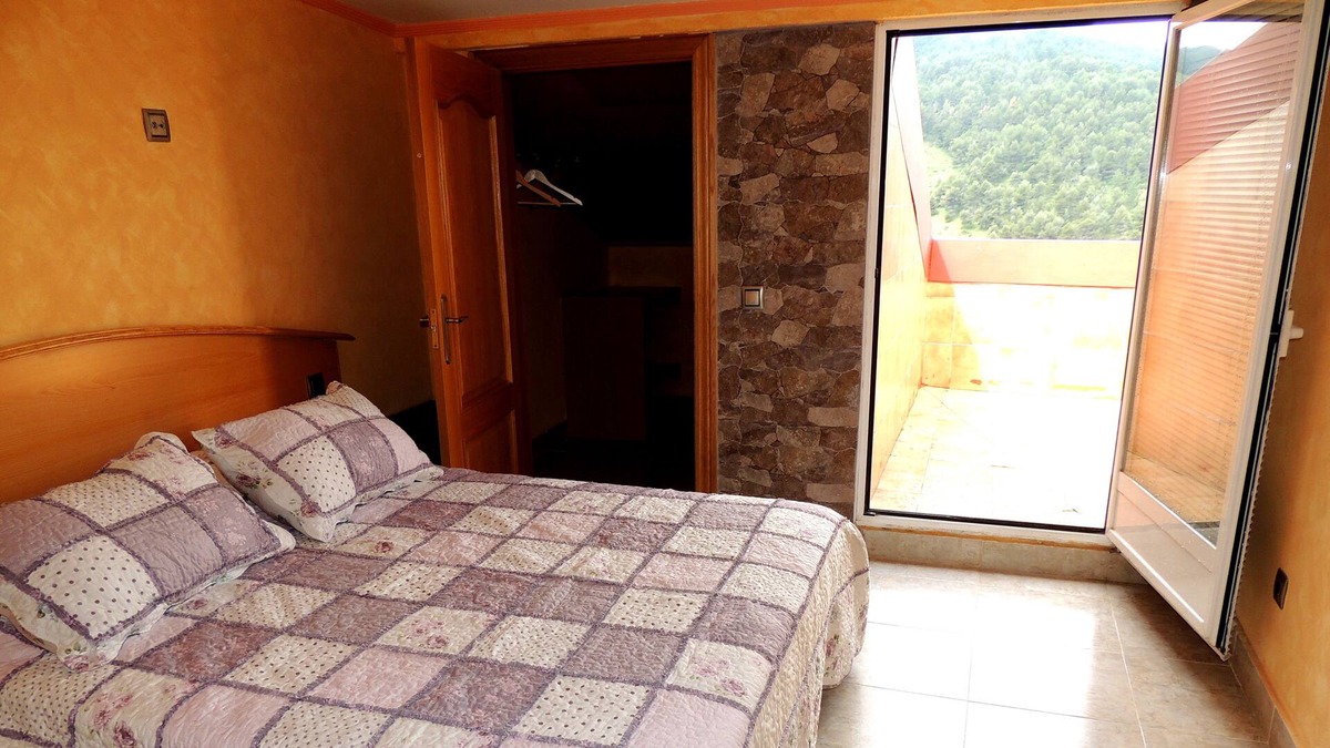 Clavijo Apartment | El Mirador mountain apt with terrace in Clavijo, La Rioja, Wifi, 45 meters