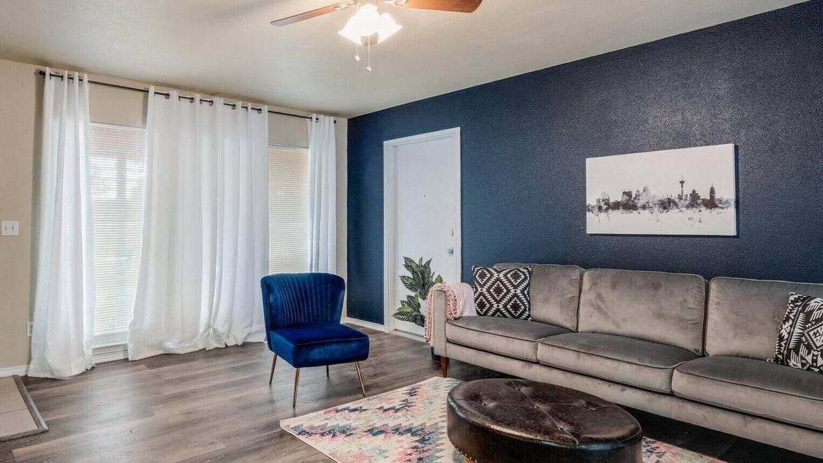 Northwest Los Angeles Heights House | El Monte - 20% OFF Entire 4BR Home in Great Location w/Backyard - Fast WiFi