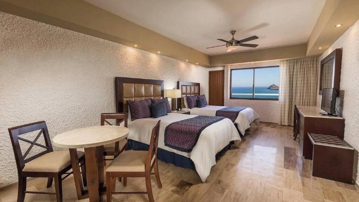 Las Gaviotas Apartment | El Moro Tower el Cid at Mazatlan 2