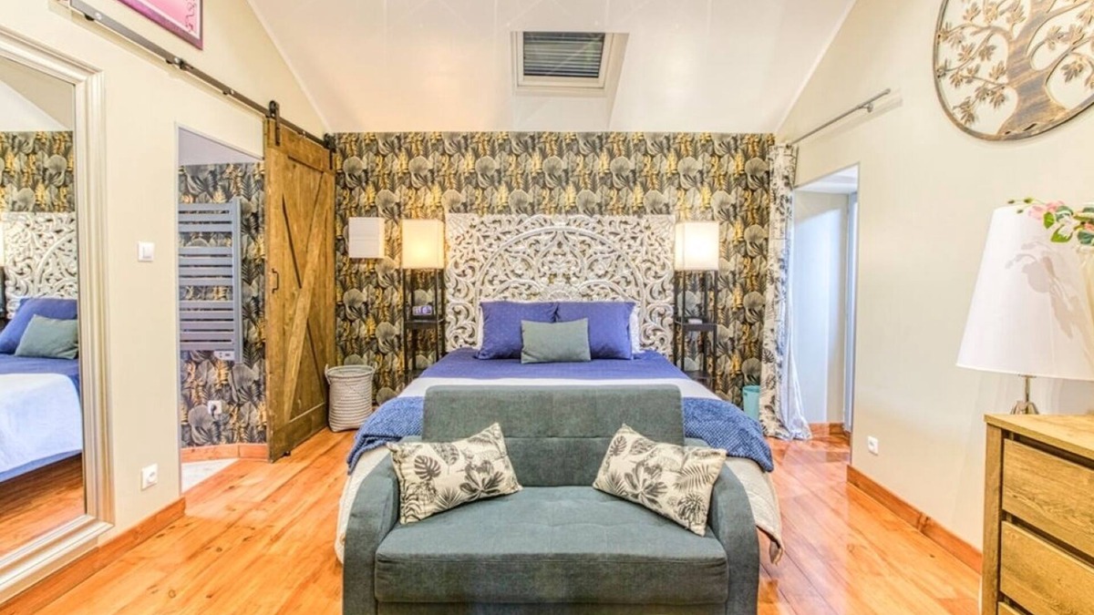Septfonds Apartment | El Nido del Merlo with sauna and jacuzzi.