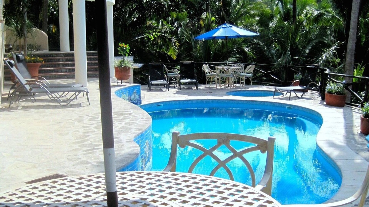 San Francisco House | EL NIDO DE LA TORTUGA - A Poolside, Cozy Casita Nestled Into the Hillside
