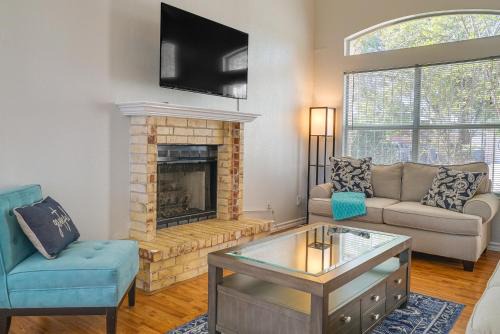 Biggs Field House | El Paso Vacation Rental with Spacious Yard, Patio!