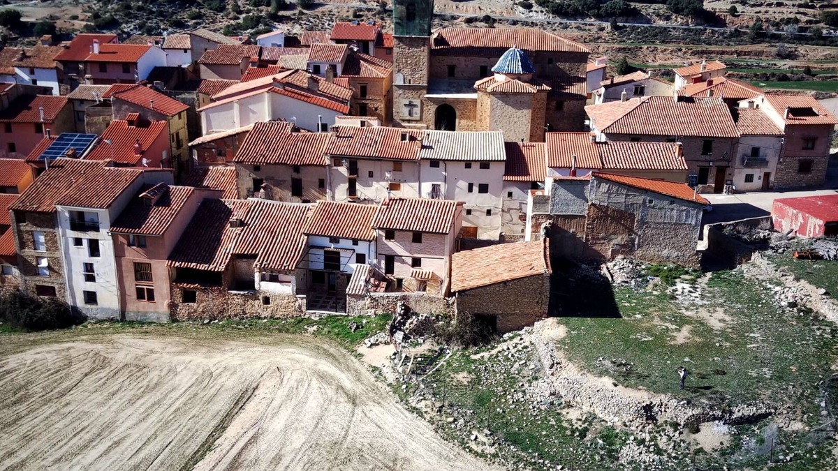 Aras de los Olmos Cottage | El Pino Albar (Fully equipped and conditioned houses