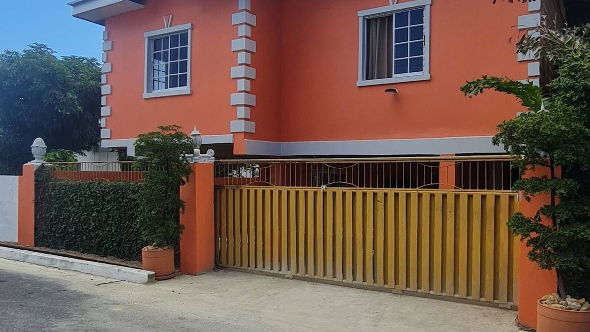Tunapuna Apartment | El Rincón - Corazón latino, modern apartment which commands rest and relaxation.