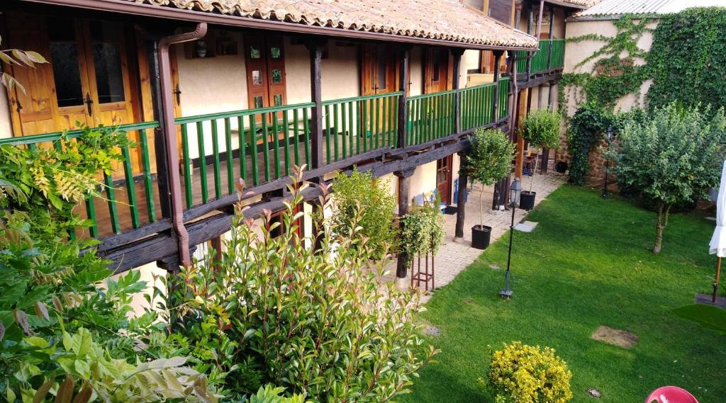 Llamas de la Ribera House | El Rinconcito de Llamas