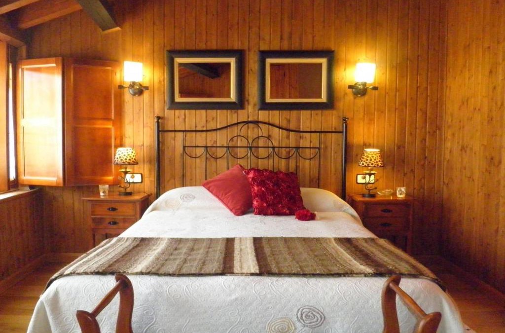 Casas del Abad Apartment | El Roble. Azagalla Rural