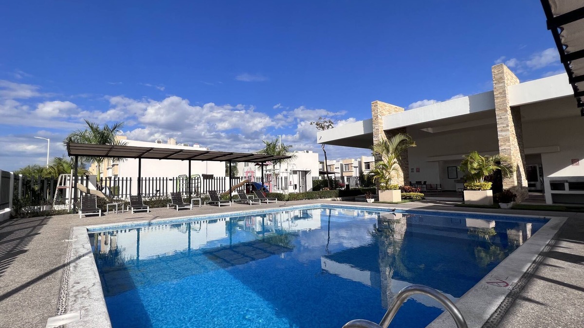 Las Jarretaderas House | EL ROBLE HOUSE, 10 MINUTES TO THE BEACH, 3 BEDROOMS, POOL AND AIR CONDITIONED