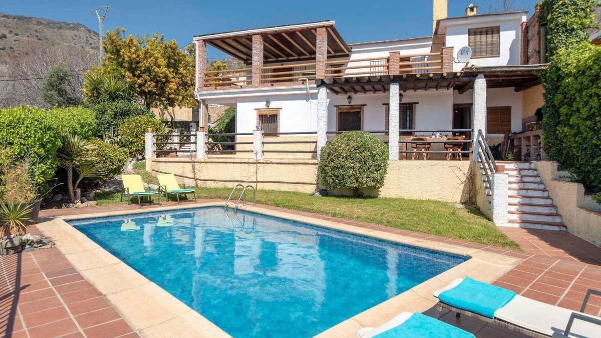 Carataunas Villa | El Sabuco - Four Bedroom Villa, Sleeps 8
