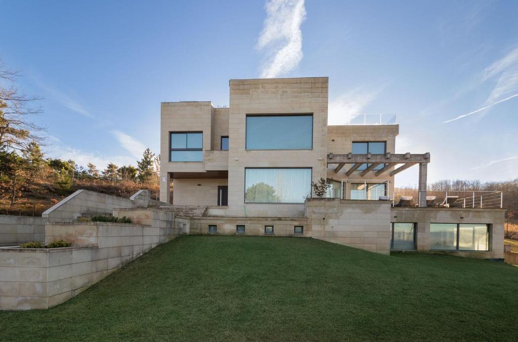 Sojuela House | El Soto de Sojuela Luxury Chalet, Golf&Bosque