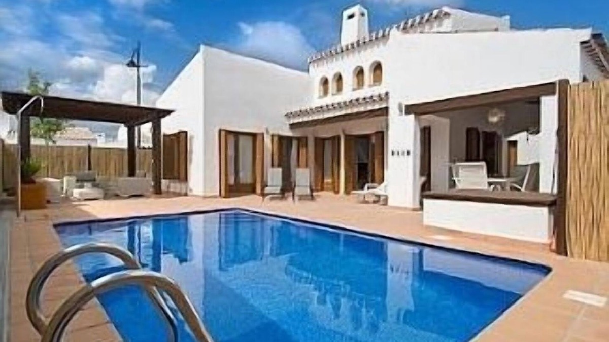 Caserio Los Tarquinos Villa | El Valle Golf - Villa Morgan, Heated Pool, WiFi/Sky.South facing garden/pool.