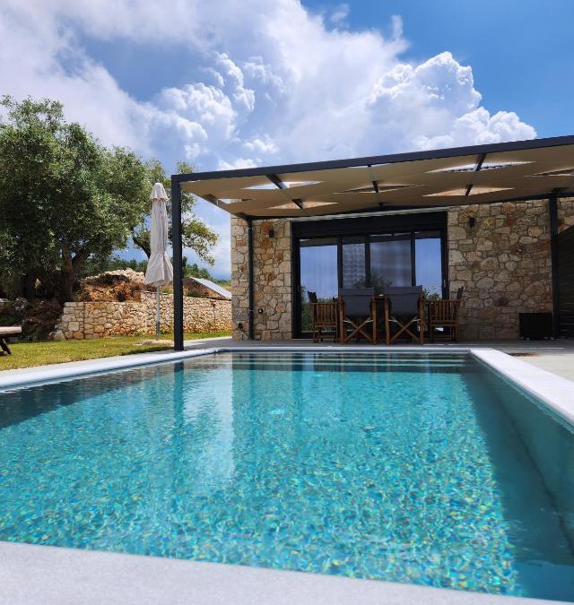 Igoumenitsa Villa | Elaionas Estate Perdika