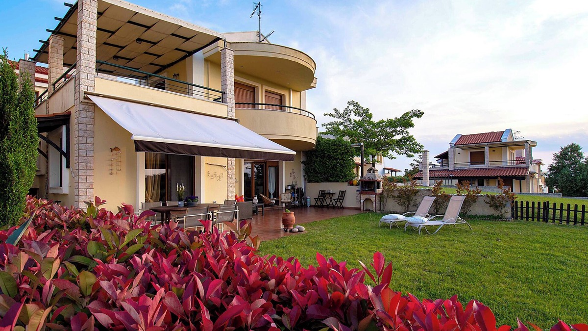 Siviri House | Elani Hill Summer Villa by Luxlikehome