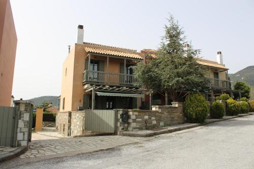 Kato Gatzea House | Elatos Sea House