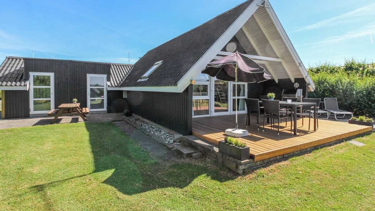 Tørresø House | "Elbert" - 100m from the sea by Interhome