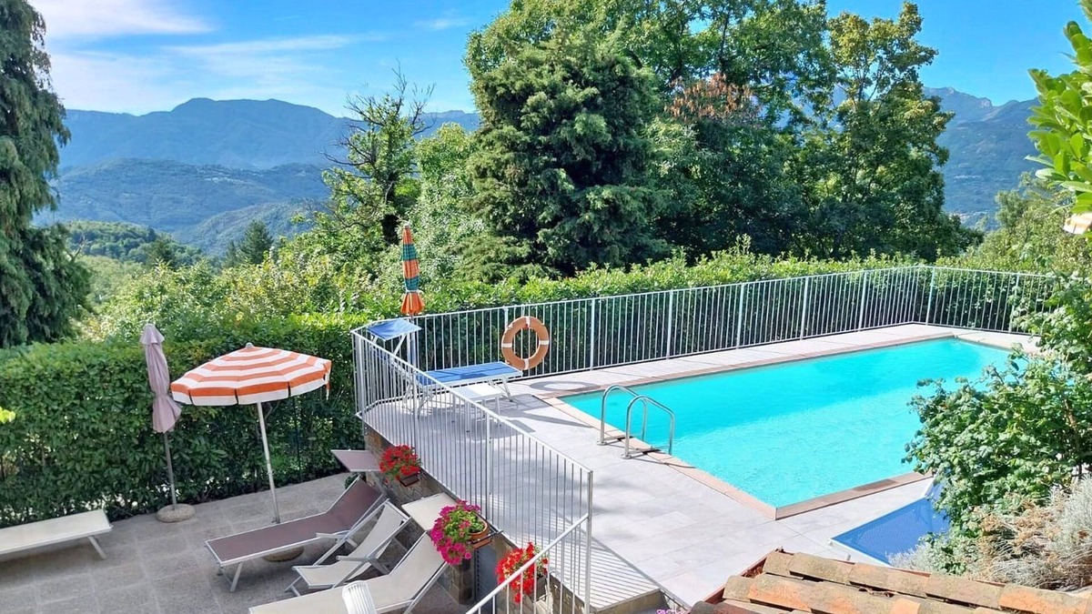 Castiglione di Garfagnana Villa | Elcriso, Spacious villa, private pool, amazing views, WIFI, walk to restaurant!