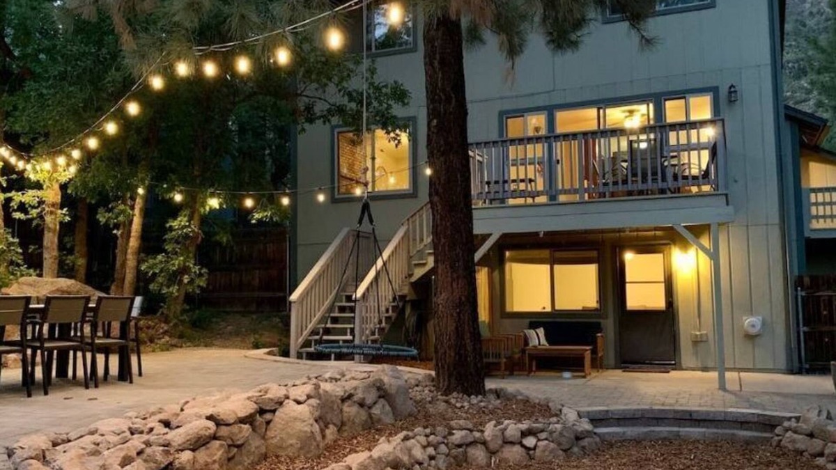 Swiss Manor House | Elden House - Spacious Mountain Getaway for Families and Groups