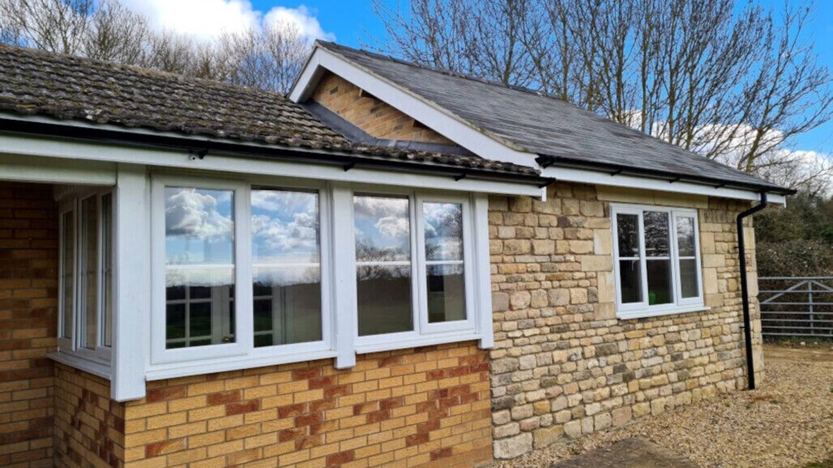 Ryhall House | Elderflower Cottage, fresh countryside bungalow 1.5 miles from historic Stamford