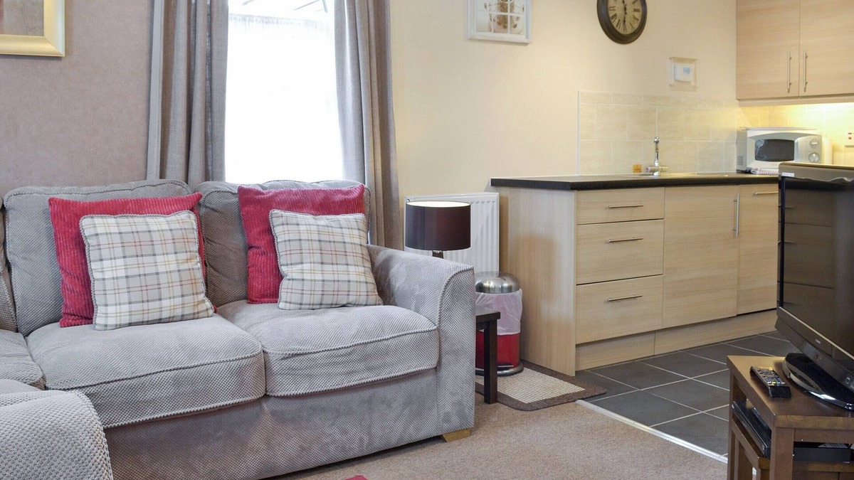 Cayton Cottage | Eldin Hall Cottage 2 - UK2484