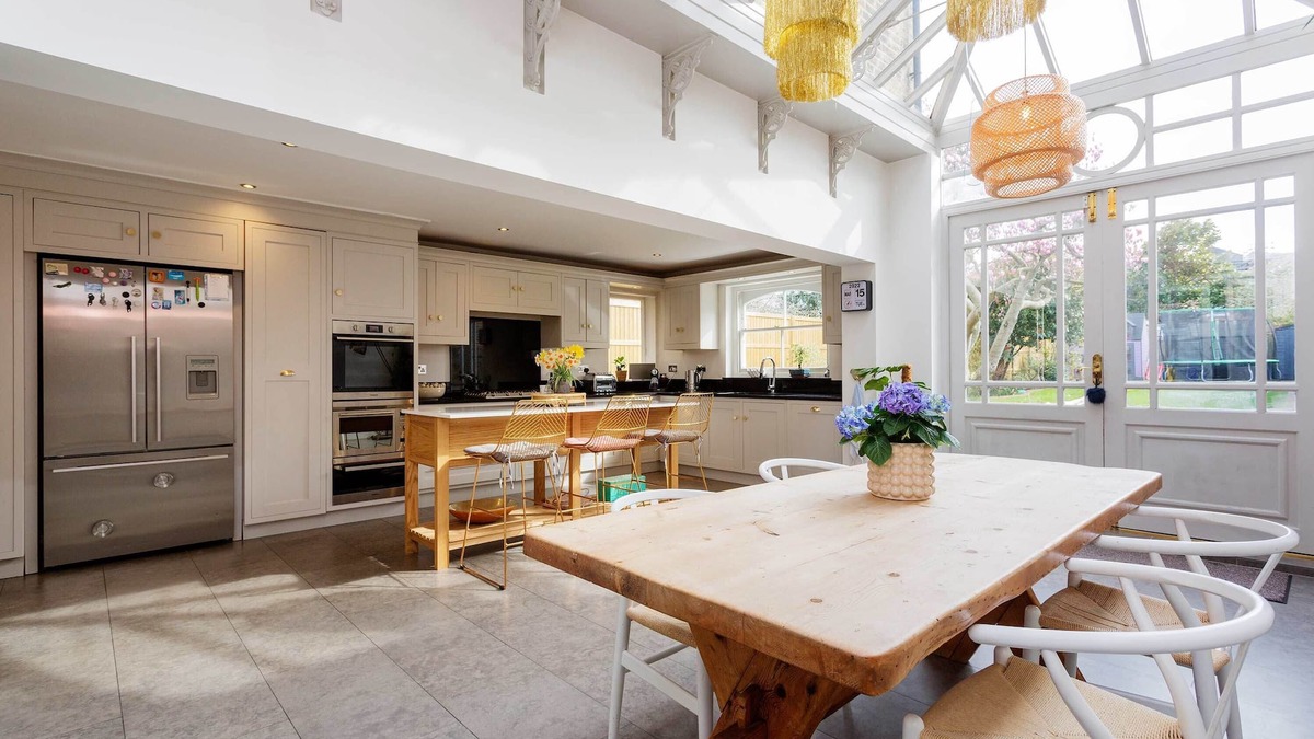 Wandsworth Common House | Electric Dreams, by Veeve