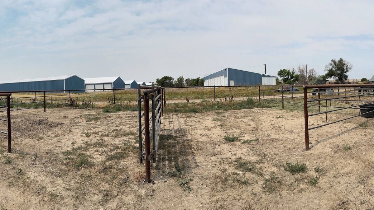 Miles City RV Rental | Electric Only RV Spot, with horse pens available!