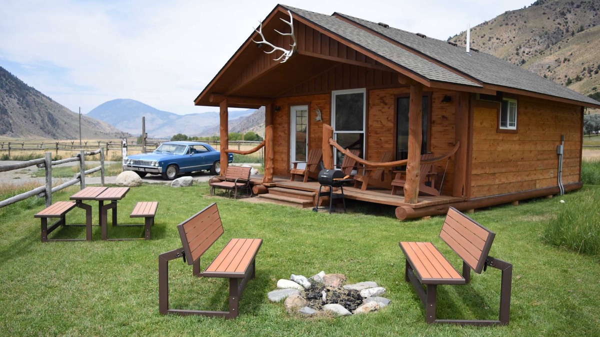 Gardiner Cabin | Electric Peak Cabin in Yellowstone Park