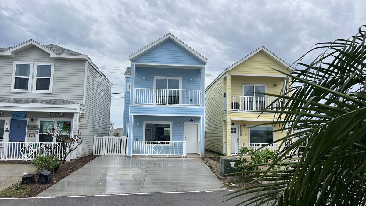 Port Isabel House | Electric Vehicle Friendly Home EV - BRAND NEW HOME! - TESLA/J1772