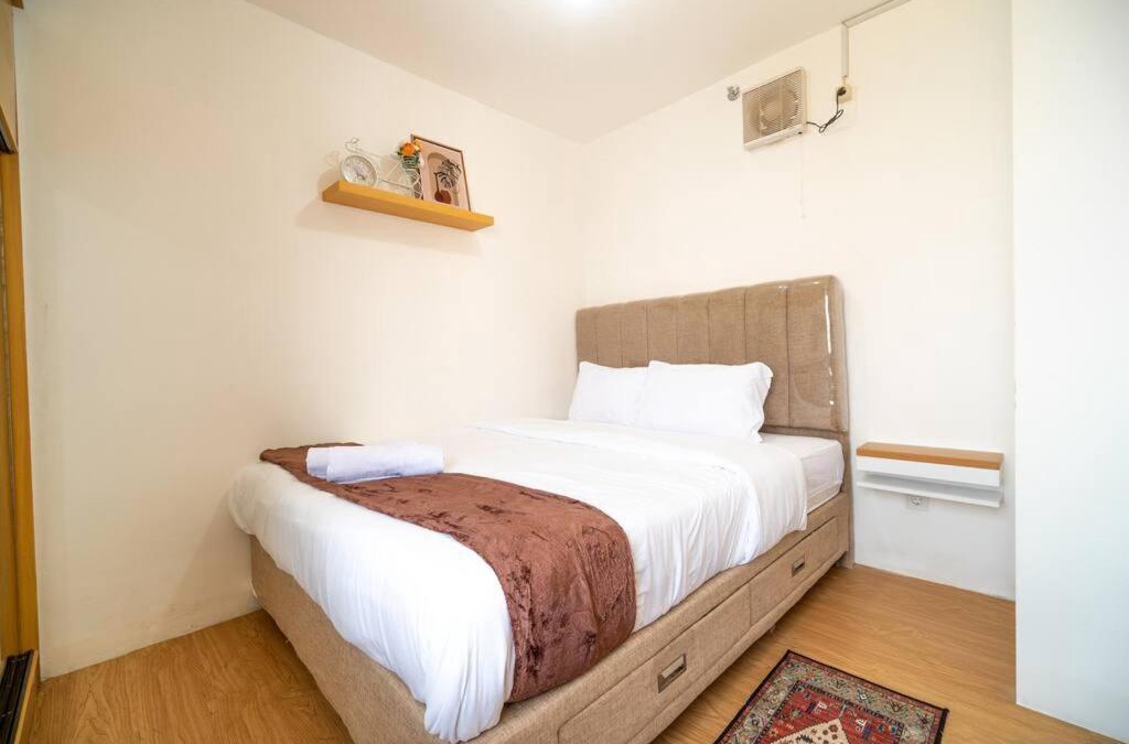 Jatinegara Apartment | Elegance 2BR @ Bassura City East Jakarta/Netflix