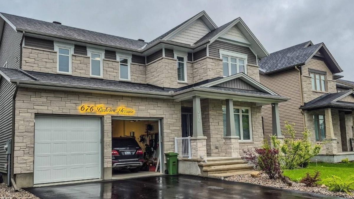 Russell House | Elegance and serenity on Parkview Terrace/Élégance et sérénité sur Parkview Terr
