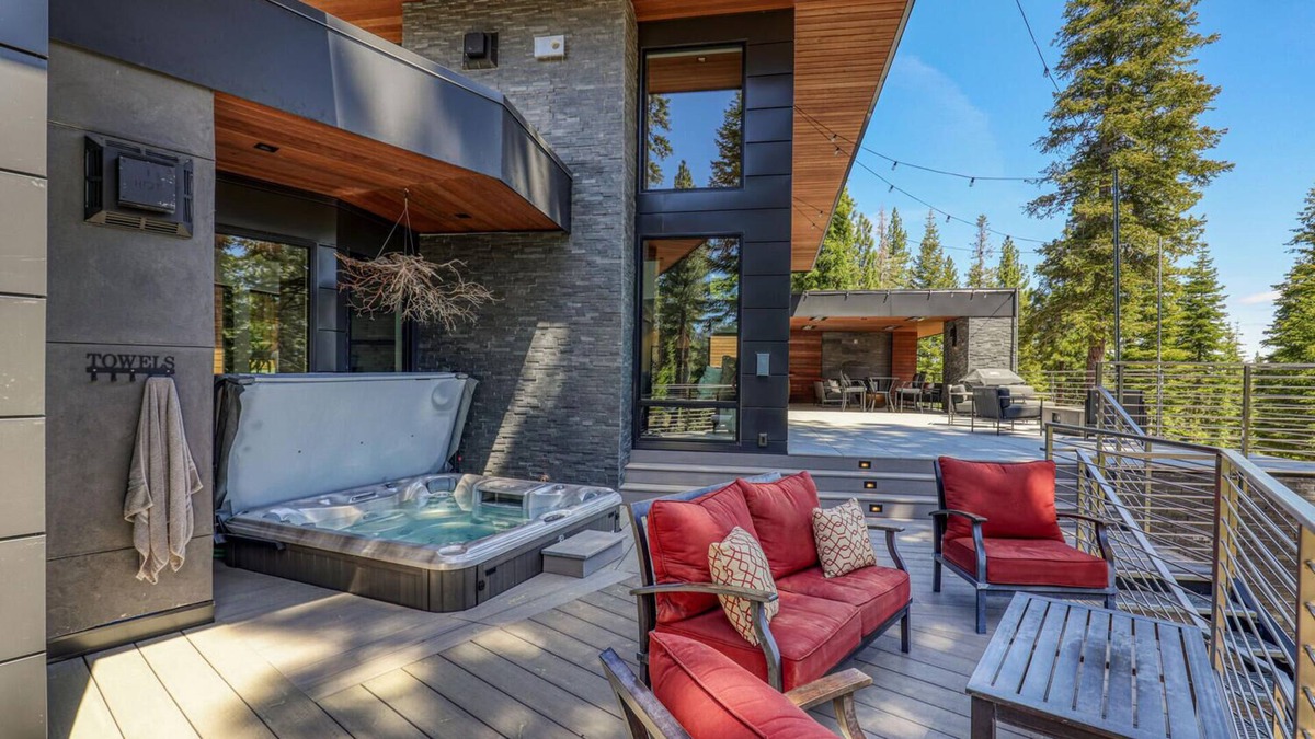 Ponderosa Palisades House | Elegance at Schaffer's Mill - Luxury Residence- Private Hot Tub - Pets Considered