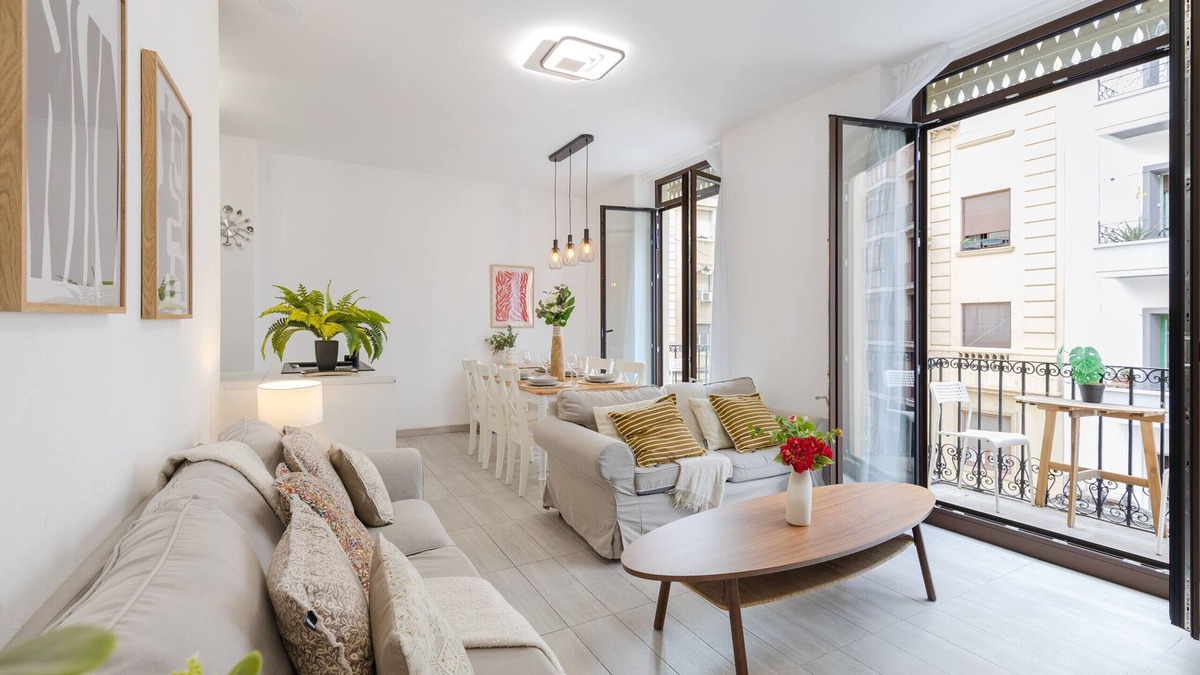 Alicante City Centre Apartment | Elegance CityScape